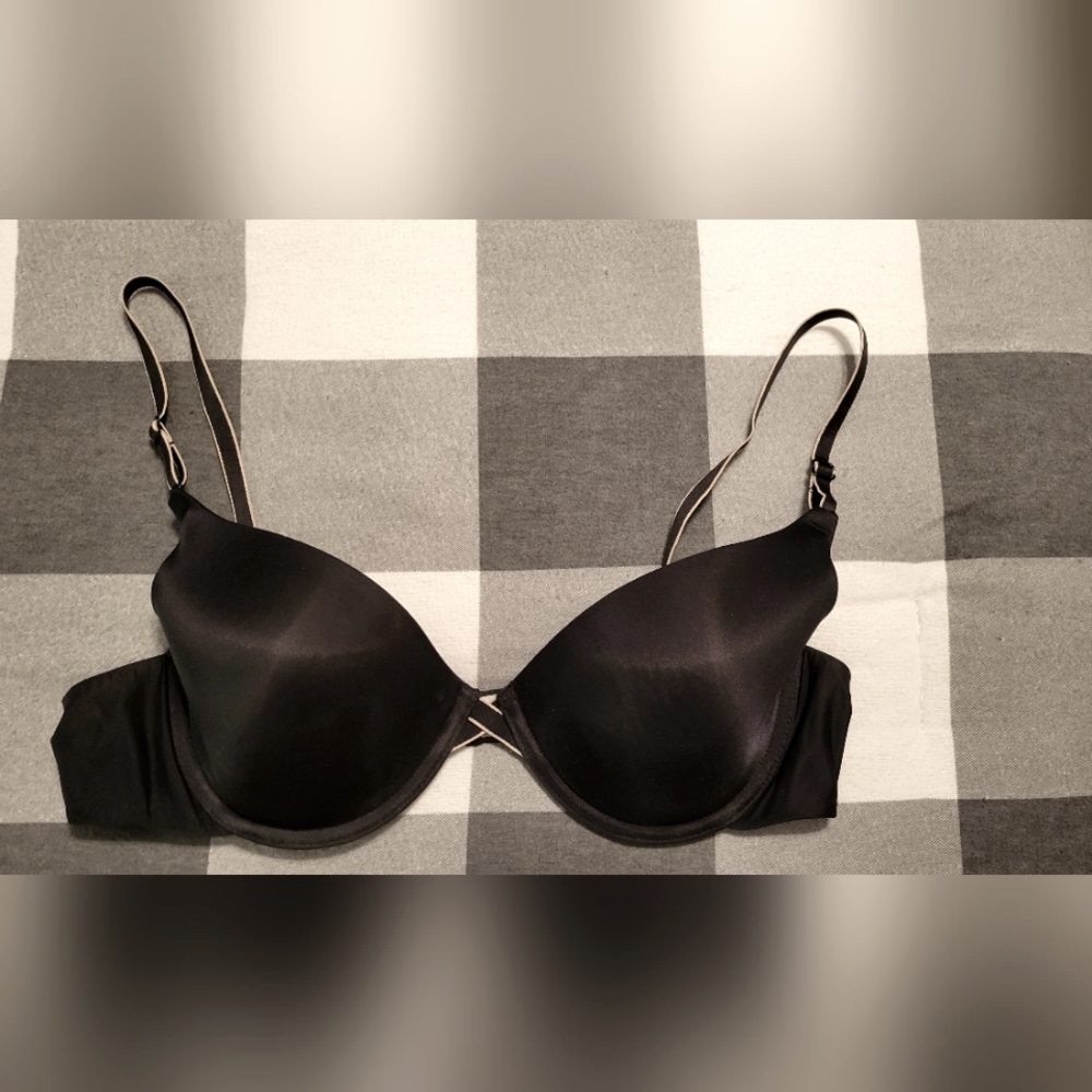 Maidenform black bra Size 38b